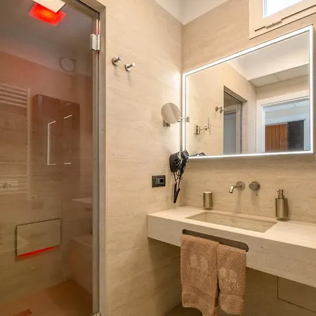 Apartment Capital *